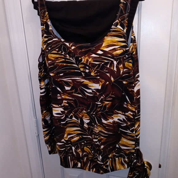 PLUS SIZE SWIM WEAR - Picture 2 of 6